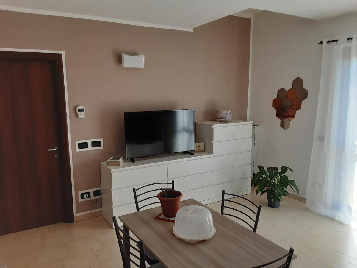 Appartamento Sofia In Zona Residenziale Strategica Wifi Gratuito Carbonara al Ticino Exterior foto